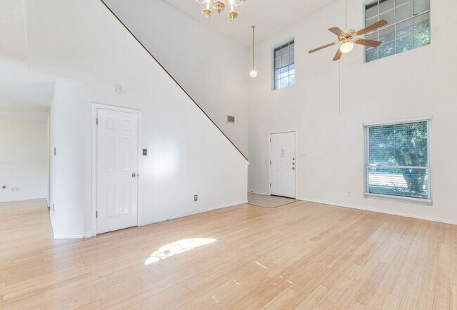 Building Photo - 3600 Cheyenne St