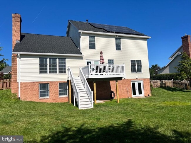 Building Photo - 2174 E Greenleaf Dr