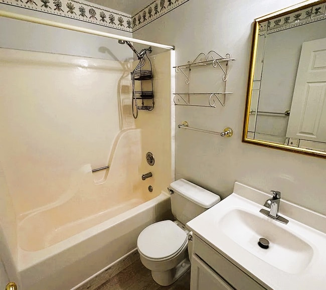 Building Photo - $2775 - Beautiful 3-Bedroom Home in Fronte...