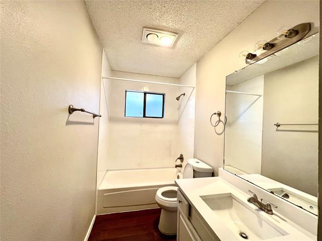 Building Photo - 7155 Penshire Dr