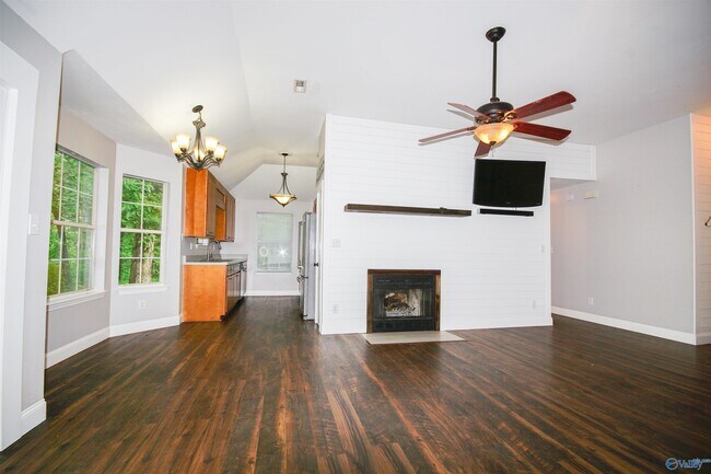 Building Photo - 127 Rebecca Pines Dr