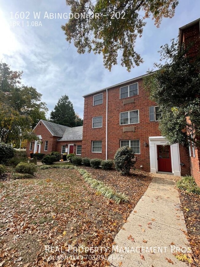 Building Photo - 1602 W Abingdon Dr