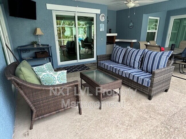 Building Photo - 4123 SW 21st Pl