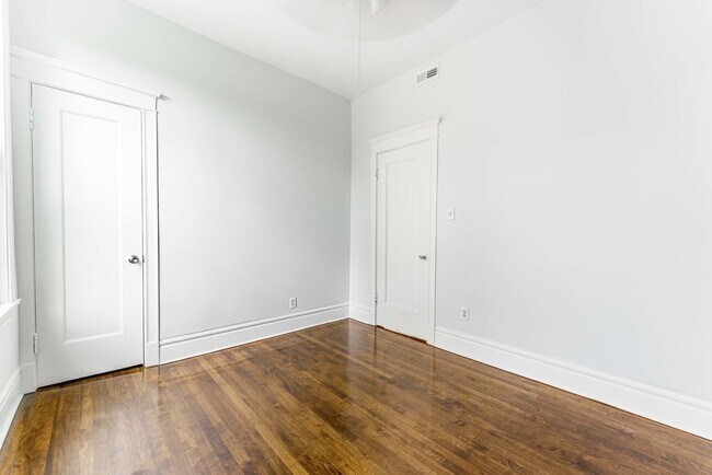 Building Photo - 1632 S Drake Ave