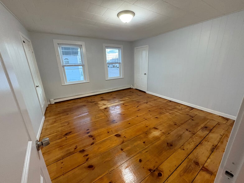 Building Photo - 56 Lock St