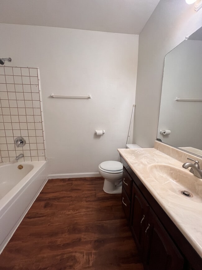 Building Photo - 10647 Newtown Rd