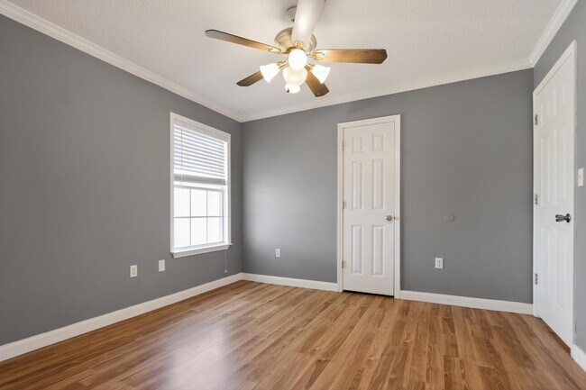 Building Photo - 4799 Coronado Cir