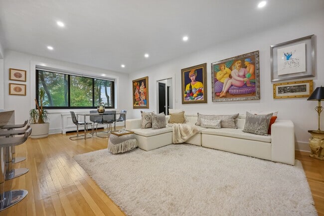 Building Photo - 47 Lafayette Pl