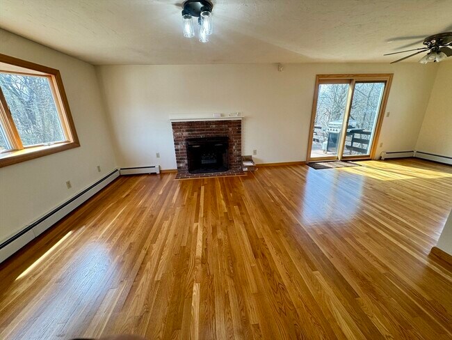 Building Photo - 15 Curlew St