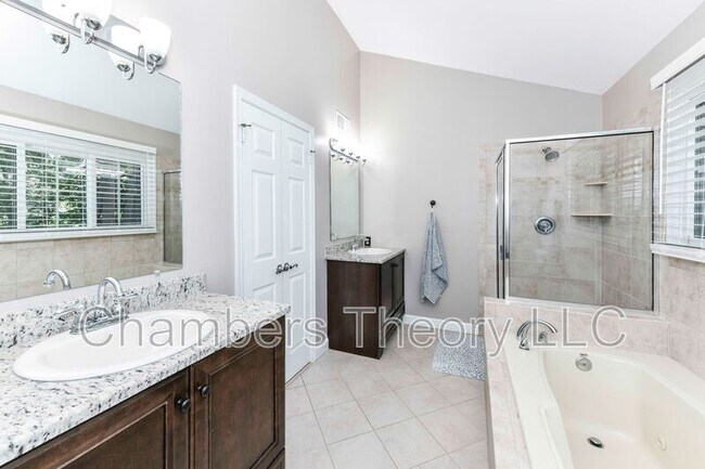 Building Photo - 6412 Gristmill Square Trce