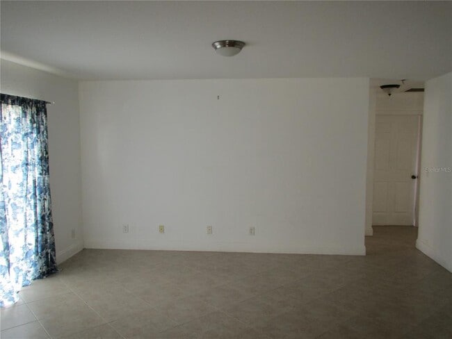 Building Photo - 444 Hippel St