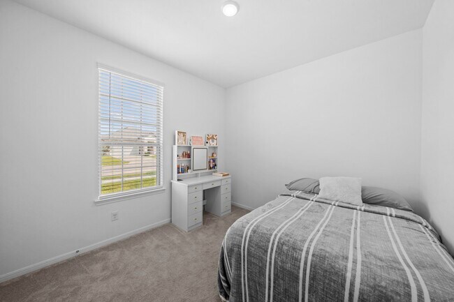 Building Photo - 334 Paso Fino Dr