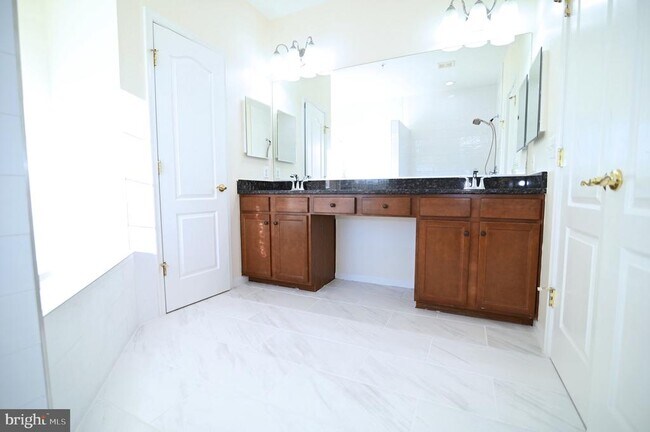 Building Photo - 7001 Chaptico Ct