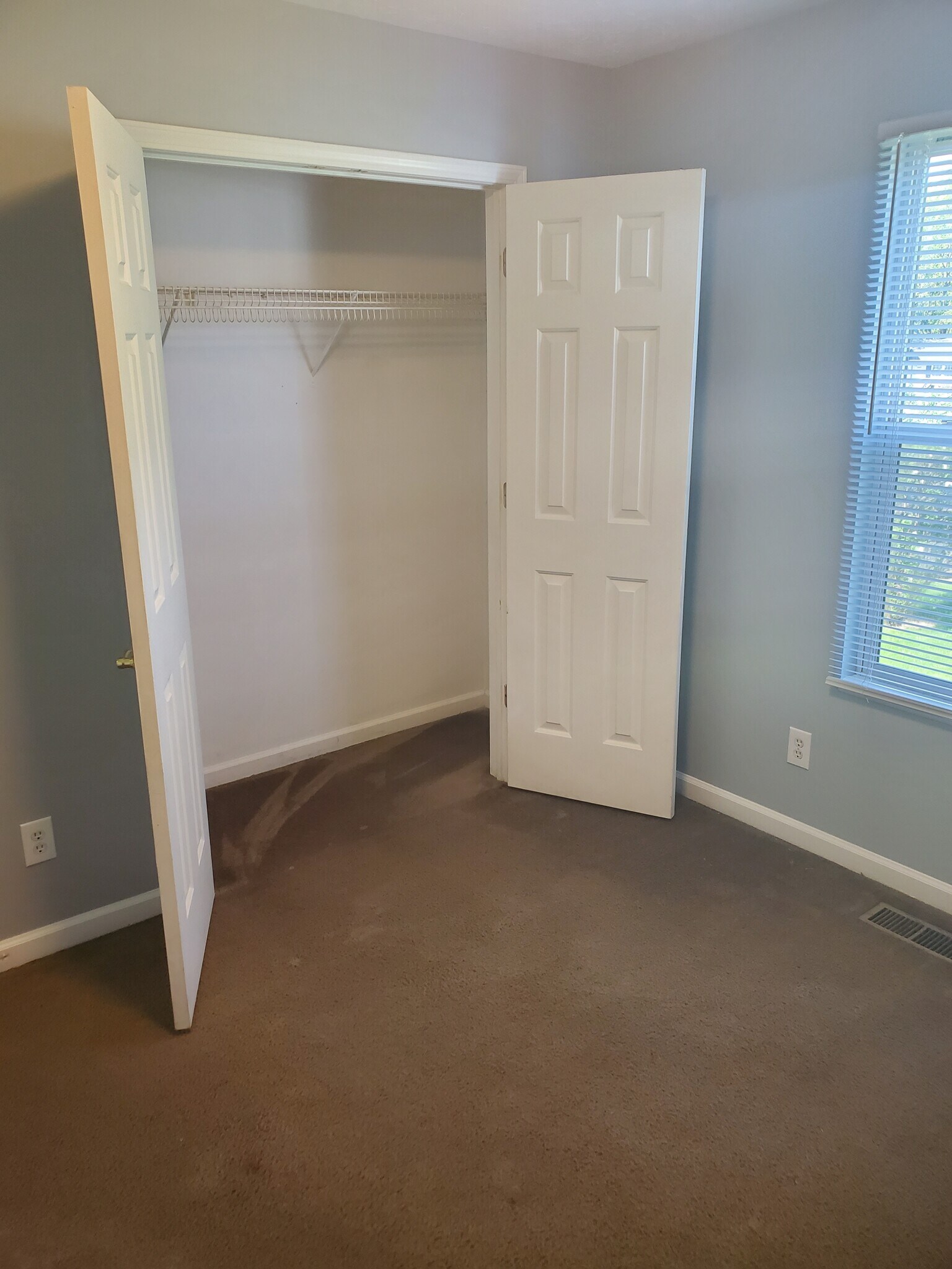 Building Photo - 1907 E Balsam Ct