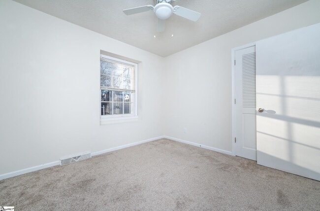 Building Photo - 125 Newgate Dr