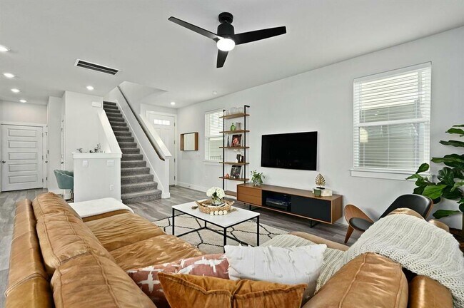 Building Photo - 7318 Harmony Shoals Bnd