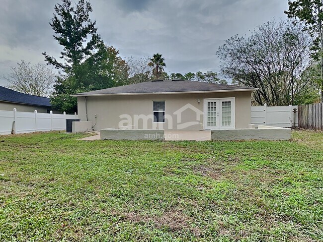 Building Photo - 3293 Carlotta Rd