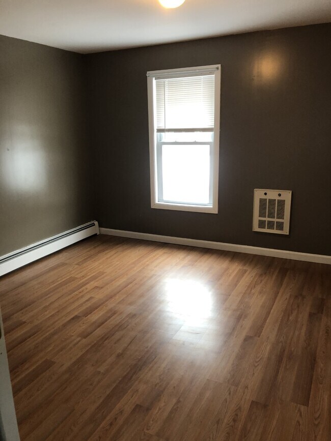 Building Photo - 100 Mason St