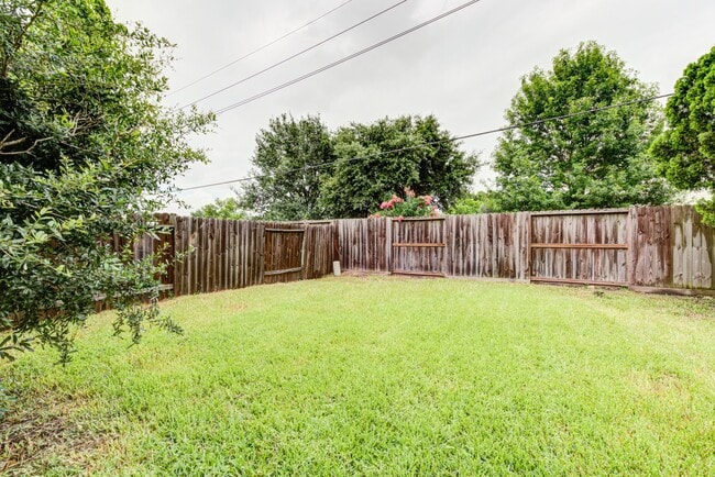 Building Photo - 7322 Parkland Manor Dr