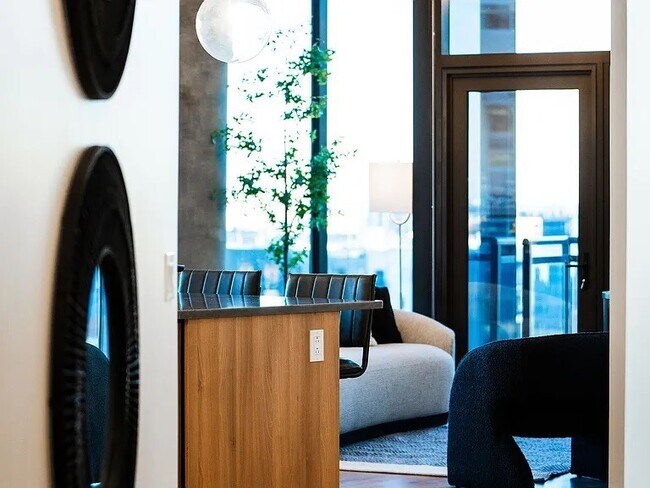 Building Photo - 1212 Demonbreun St