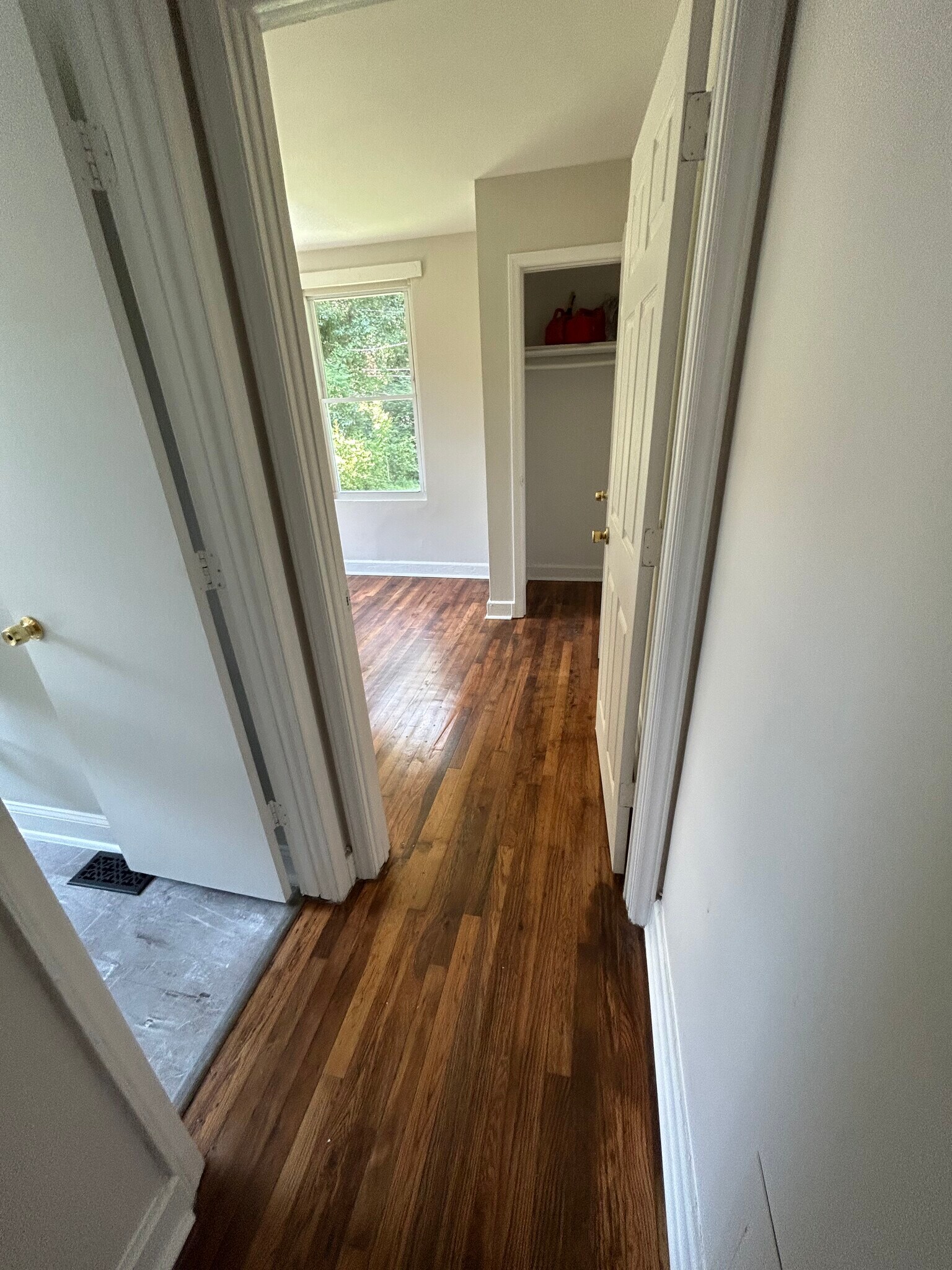 Building Photo - 305 Orange St