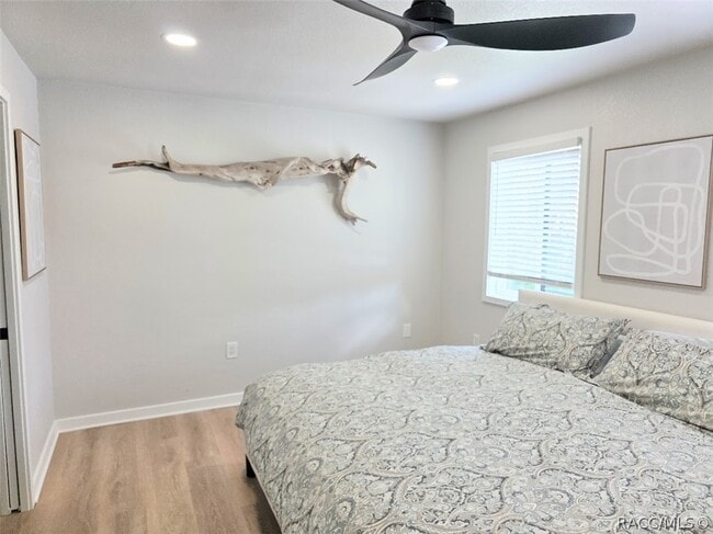 Building Photo - 65 Beach Ln