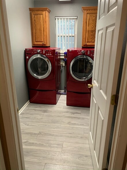 Laundry Room - 676 Maplewood Dr