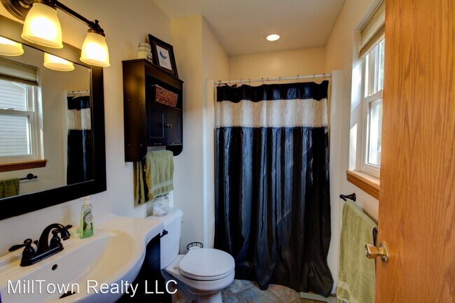Building Photo - 3 br, 2.5 bath House - 234 Melrose Dr