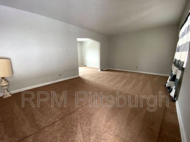 Building Photo - 1890 Fairlawn St