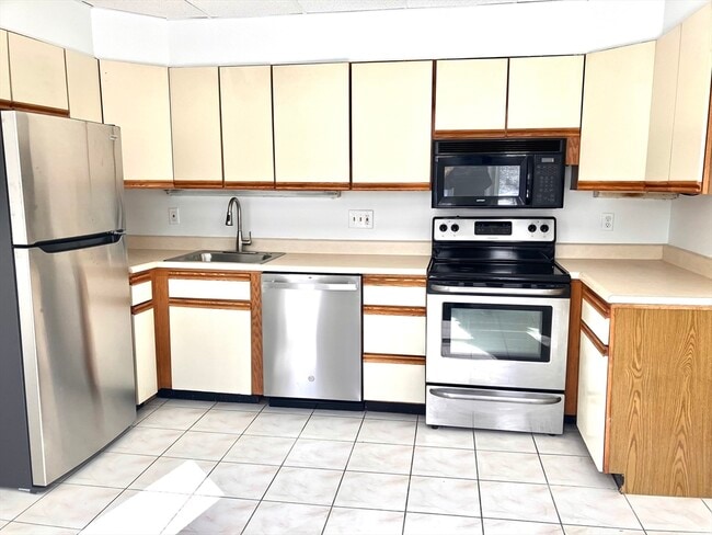 Building Photo - 444 Broadway