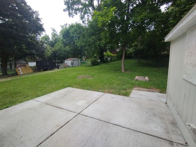 Building Photo - 159 Whitlock St