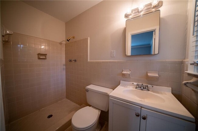 Building Photo - 1501 Diamond Head Dr