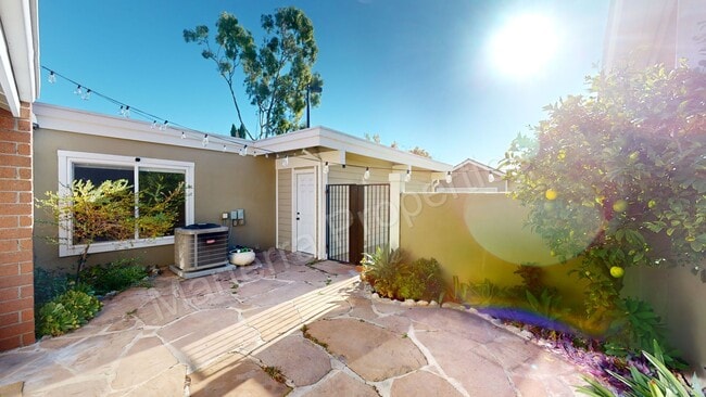 Building Photo - Beautiful 2 Bed/2 Bath Home in Irvine