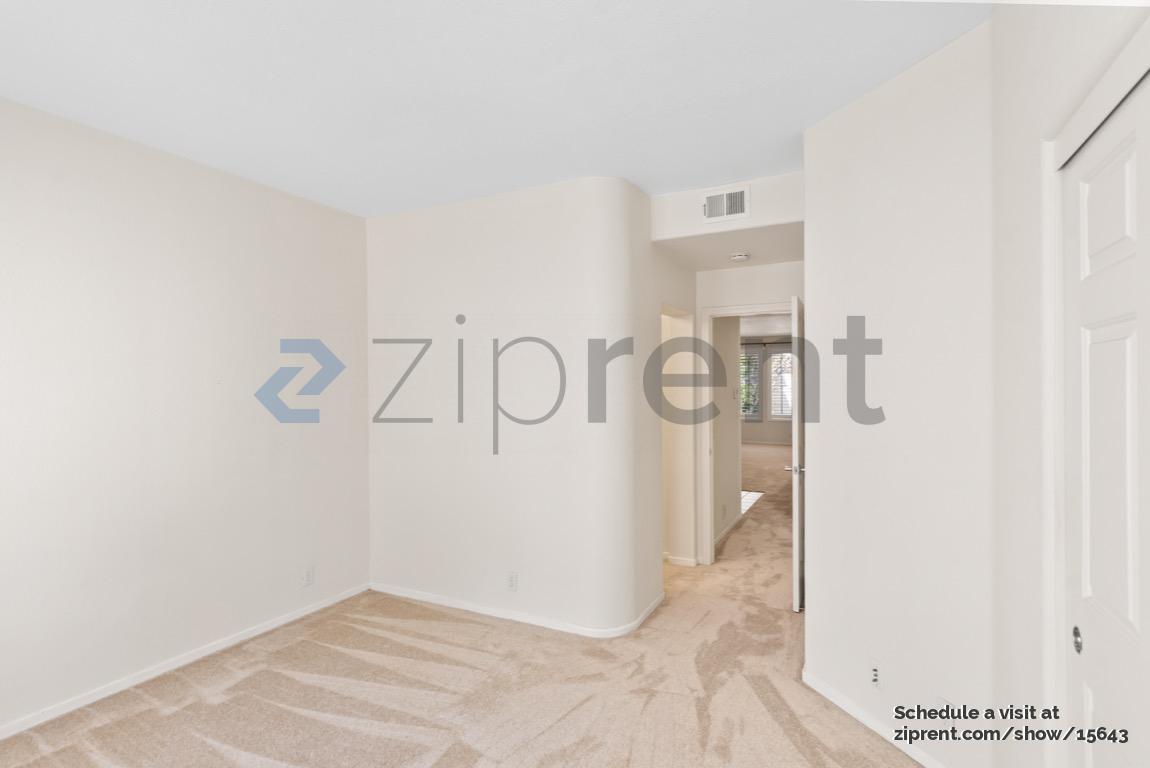 Building Photo - 425 Navaro Way