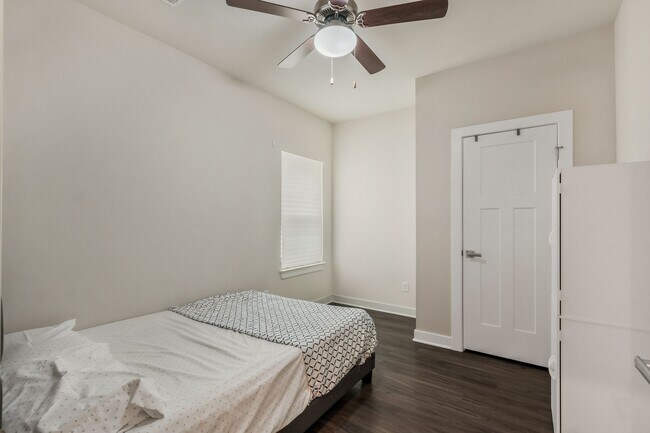 Building Photo - 302 Finnegan Ct