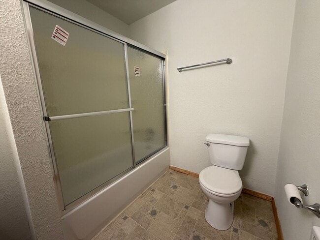 Building Photo - 301 E Wildy St