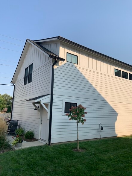 Main entrance to carriage house - 1835 N Pennsylvania St