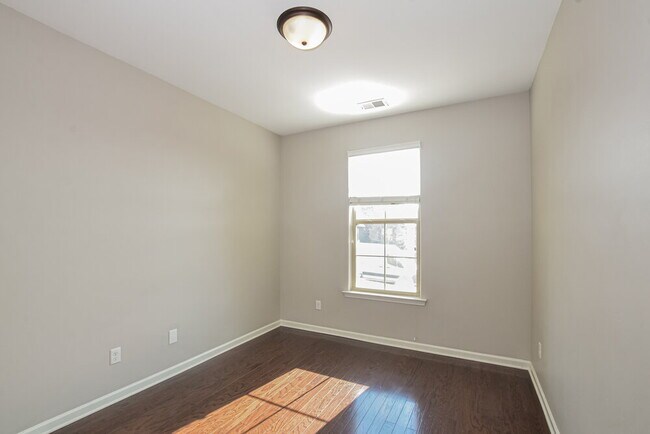 Building Photo - 145 Hidden Meadows Ln