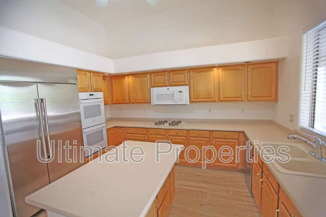 Building Photo - 13872 E Kalil Dr