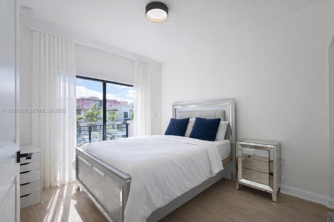 Building Photo - 323 NE 208th Terrace