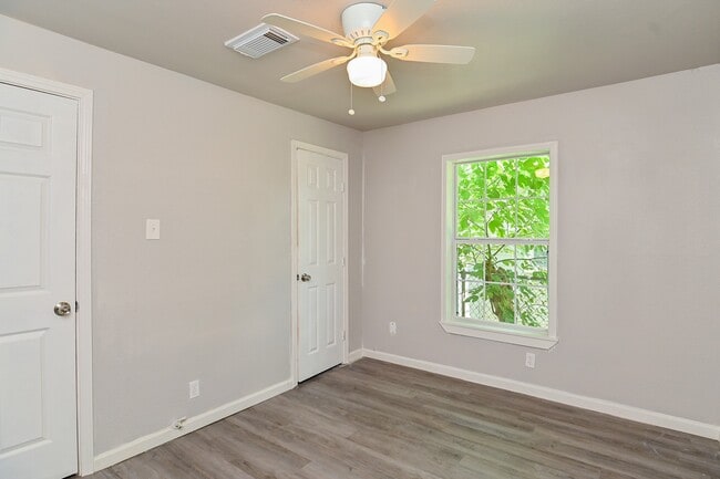 Building Photo - 4714 Nichols St