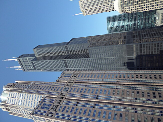 Building Photo - 235 W Van Buren St