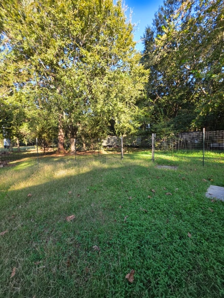 Building Photo - 201 Pine Bend Ct