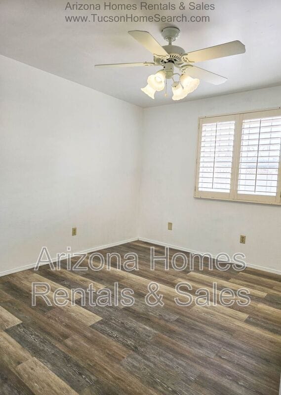 Building Photo - 2425 S Rose Peak