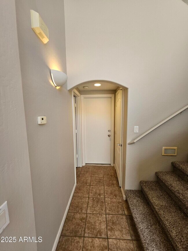 Building Photo - 2065 E Hulet Dr