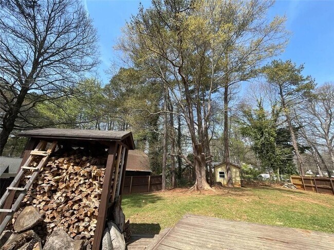 Building Photo - 1202 Lafayette Dr SW