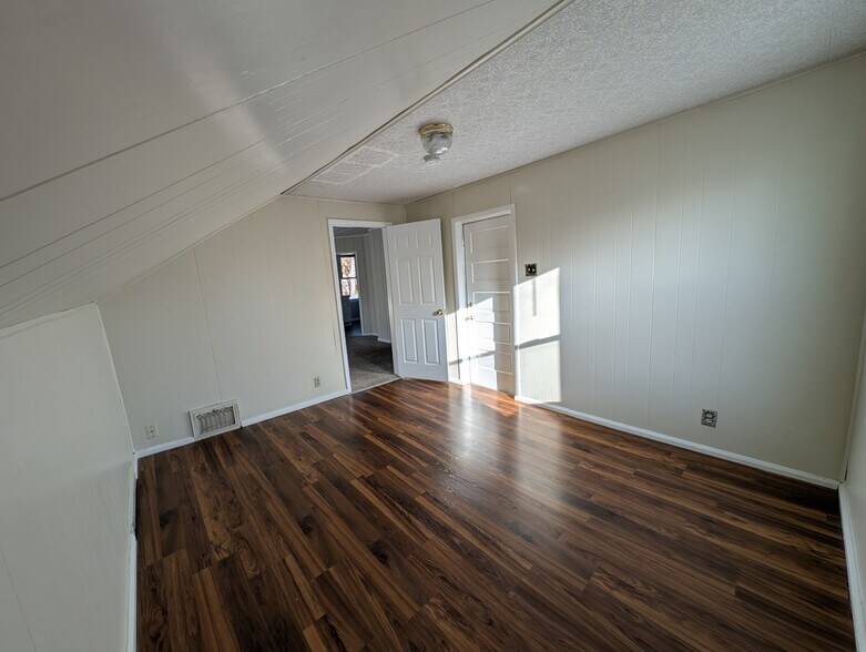 Building Photo - 119 Gray St