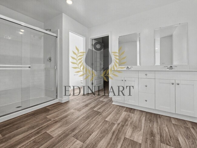 Building Photo - 1820 Klamath Rd S