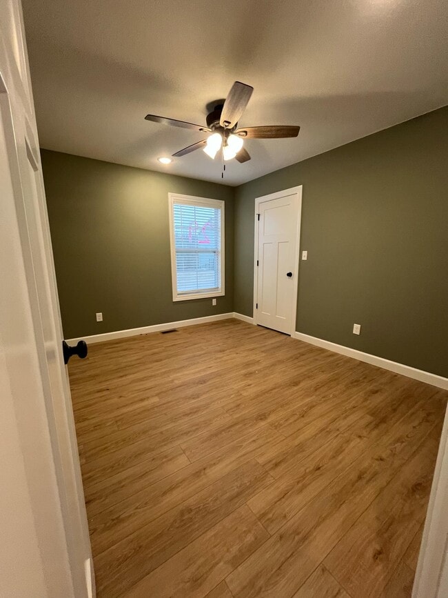 Building Photo - 153 Pinnacle Dr