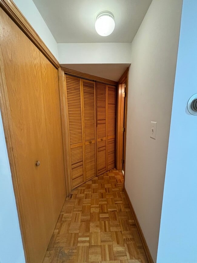 Building Photo - 630 W Patterson Ave